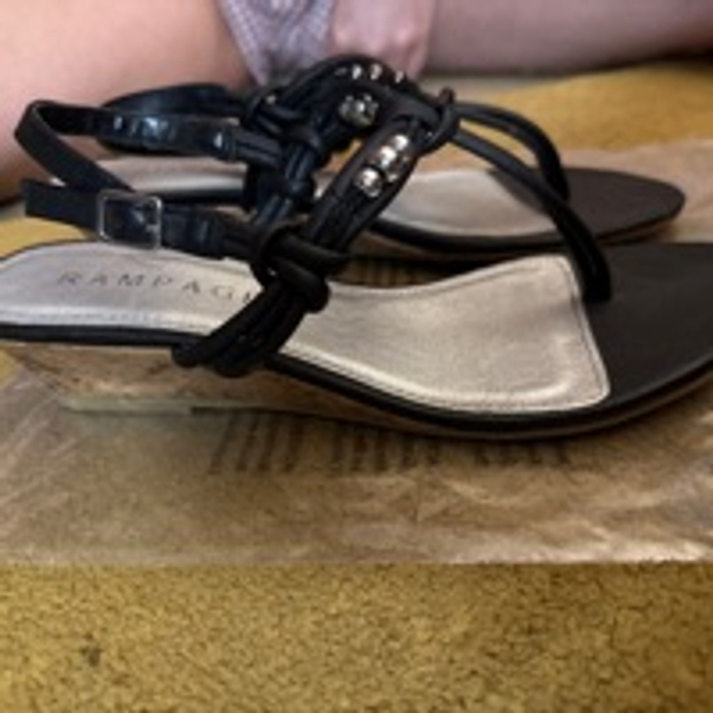 Women's Rampage Sandals Size 9 Black item 0045 wearing peeling at toe - Picture 3 of 5